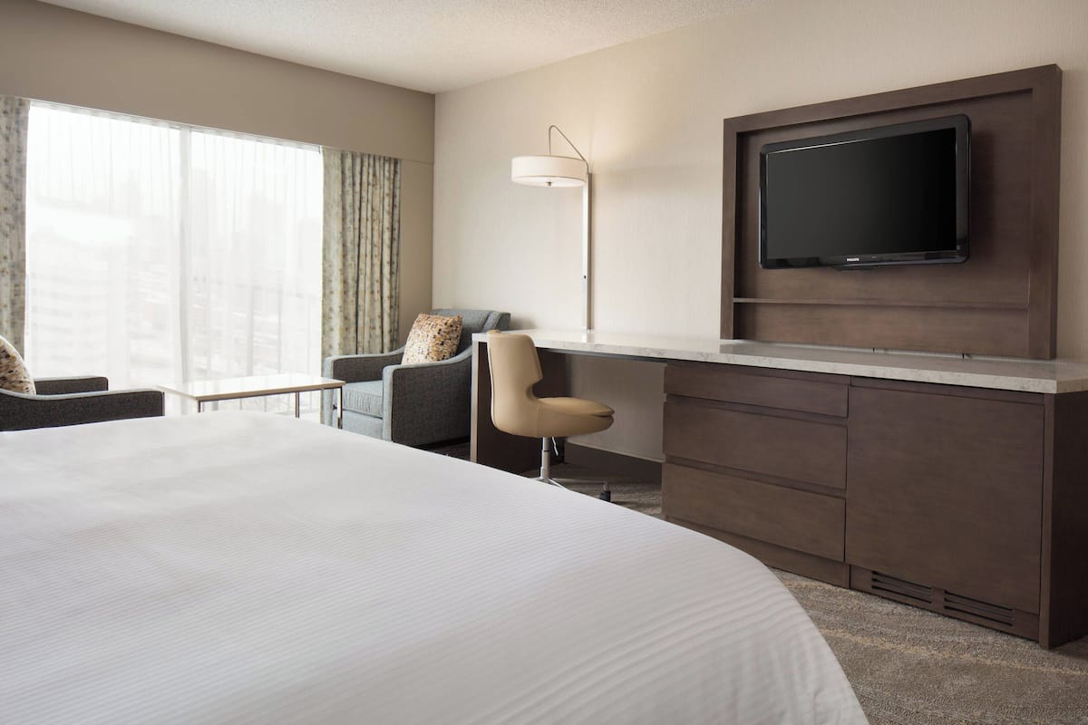 Premium bedding, pillowtop beds, in-room safe, desk