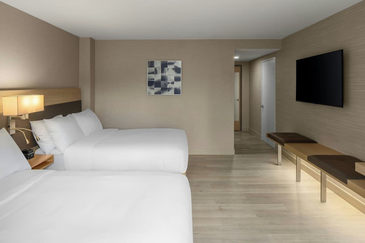 1 bedroom, hypo-allergenic bedding, desk, laptop workspace