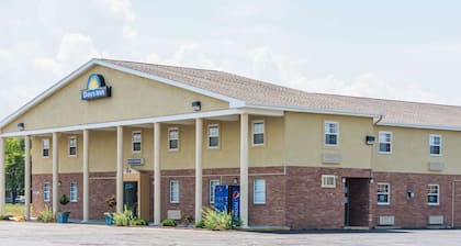 Days Inn by Wyndham Amherst