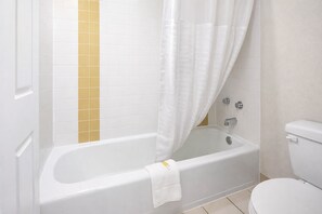 Hair dryer, towels - Days Inn by Wyndham Amherst OH – Near Cleveland, Cedar Point & Lake Erie (Amherst)