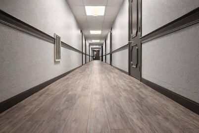 Days Inn by Wyndham Amherst OH – Near Cleveland, Cedar Point & Lake Erie