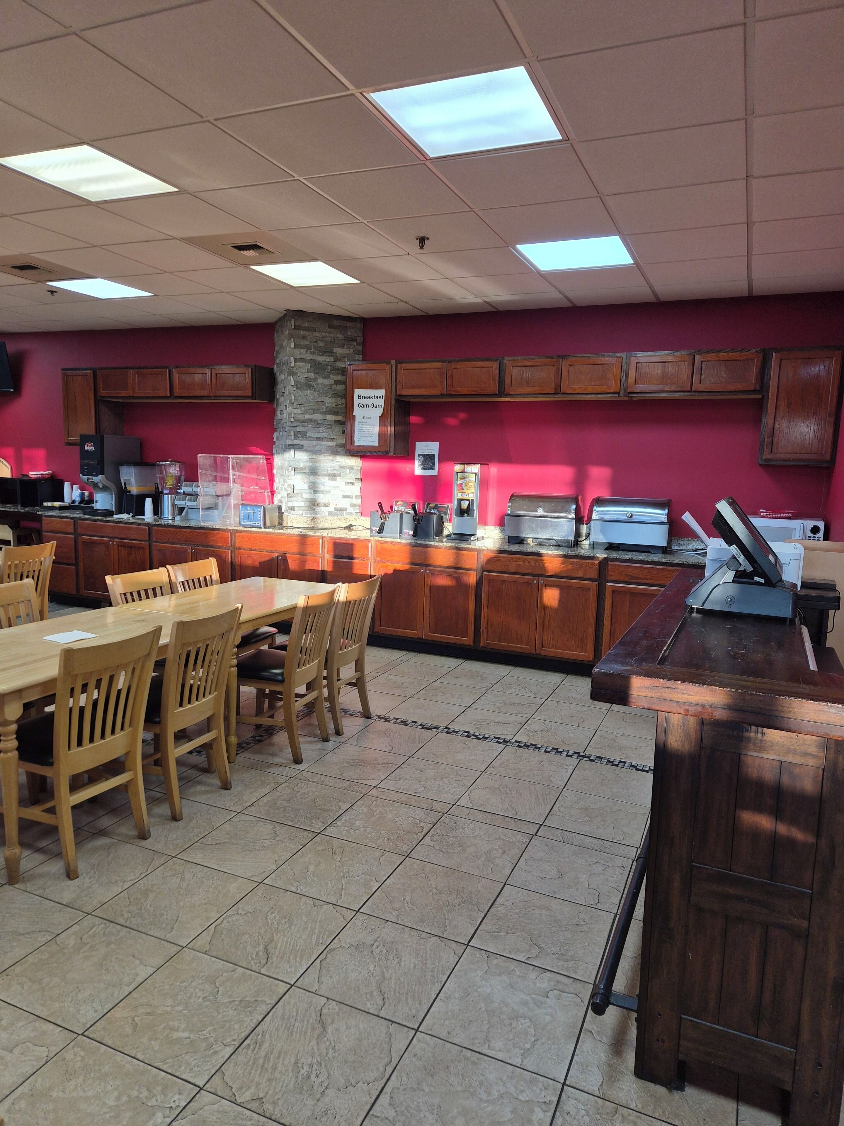 Free daily continental breakfast