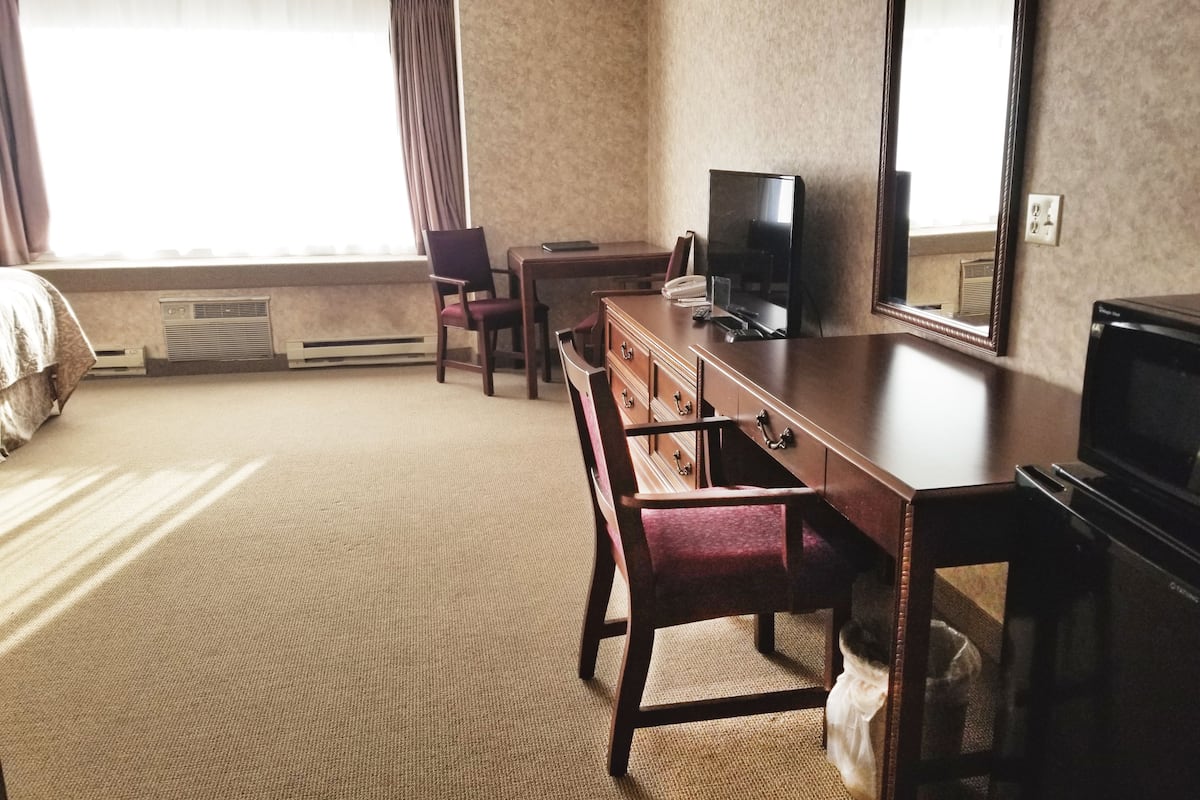 pillow-top beds, in-room safe, desk, blackout curtains