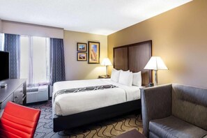 Standard Room, 1 King Bed, Non Smoking | Premium bedding, in-room safe, desk, soundproofing