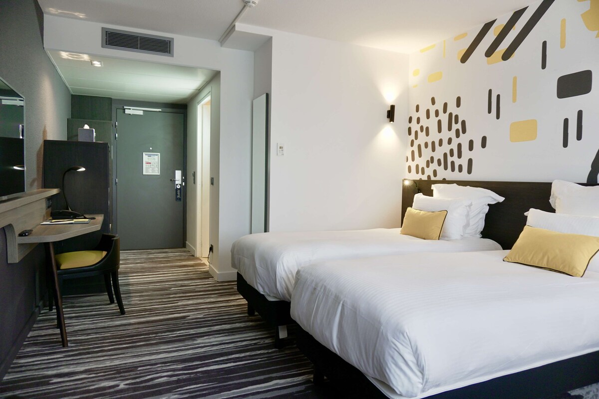 Superior Room, 2 Twin Beds | Premium bedding, in-room safe, desk, blackout drapes