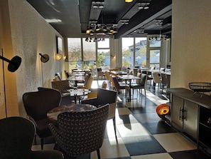 Daily buffet breakfast (EUR 19.00 per person)