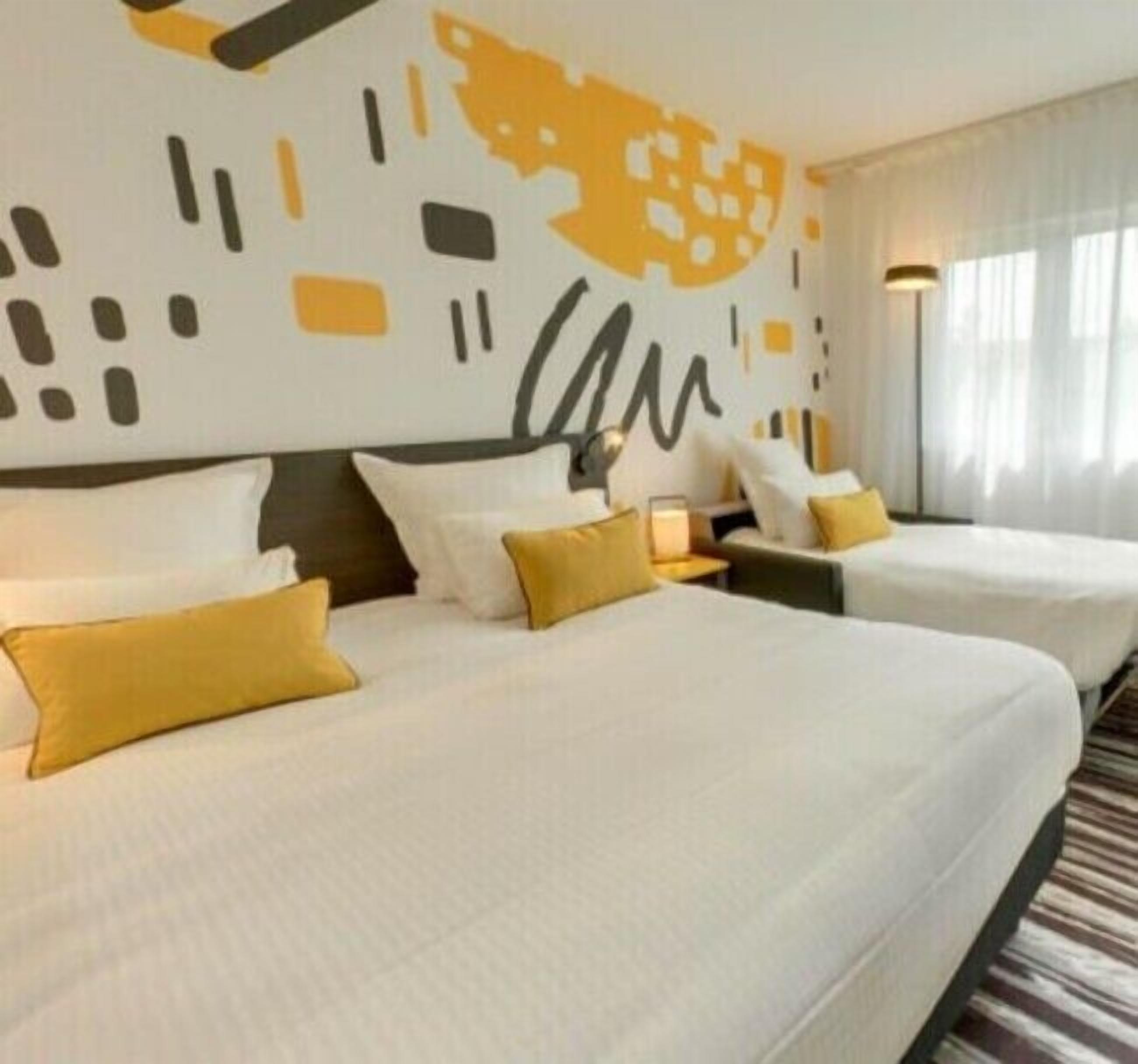 Executive Room, 1 Queen Bed with Sofa bed | Premium bedding, in-room safe, desk, blackout drapes