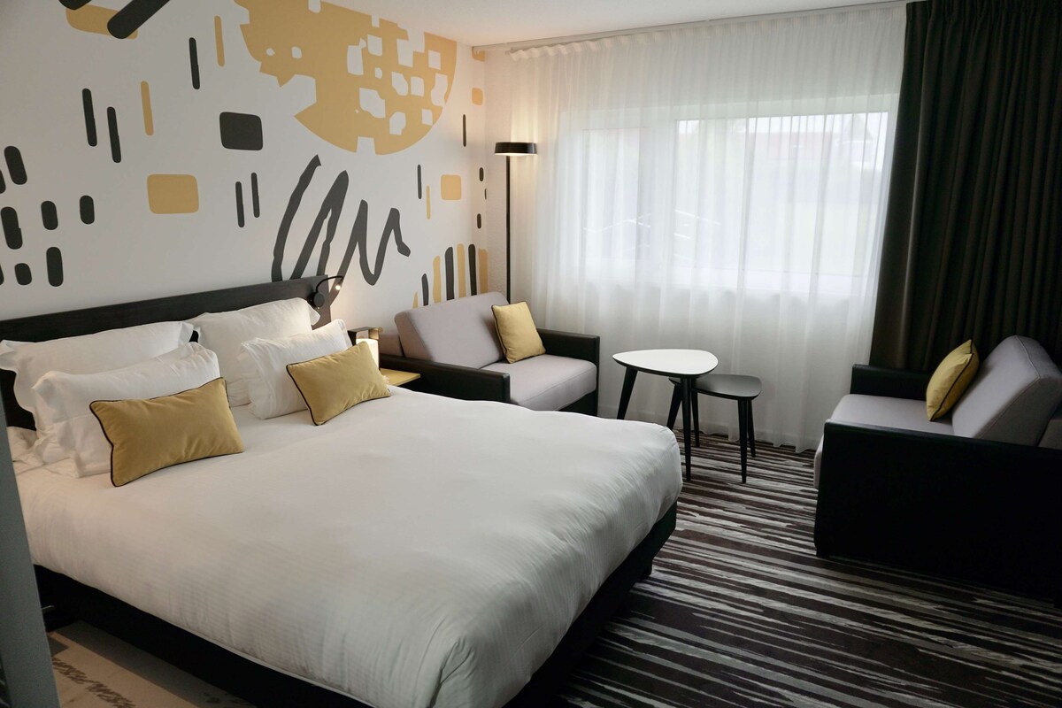 Superior Room, Multiple Beds | Premium bedding, in-room safe, desk, blackout drapes
