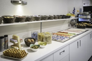 Daily continental breakfast for a fee