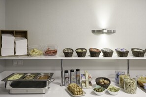 Petit déjeuner continental servi tous les jours en supplément