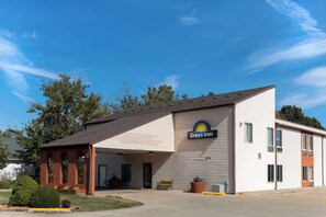 Exterior - Days Inn by Wyndham Springfield (Springfield)