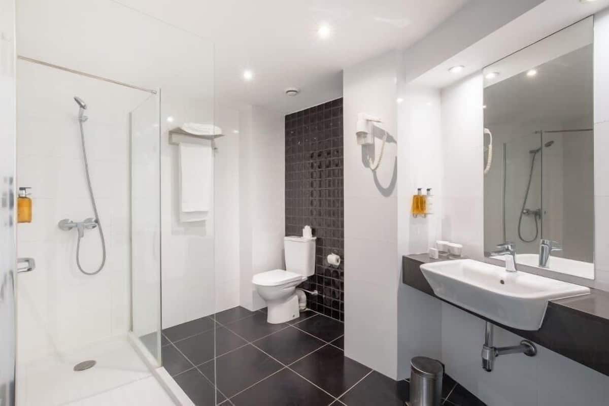 1 bedroom, minibar, in-room safe, desk