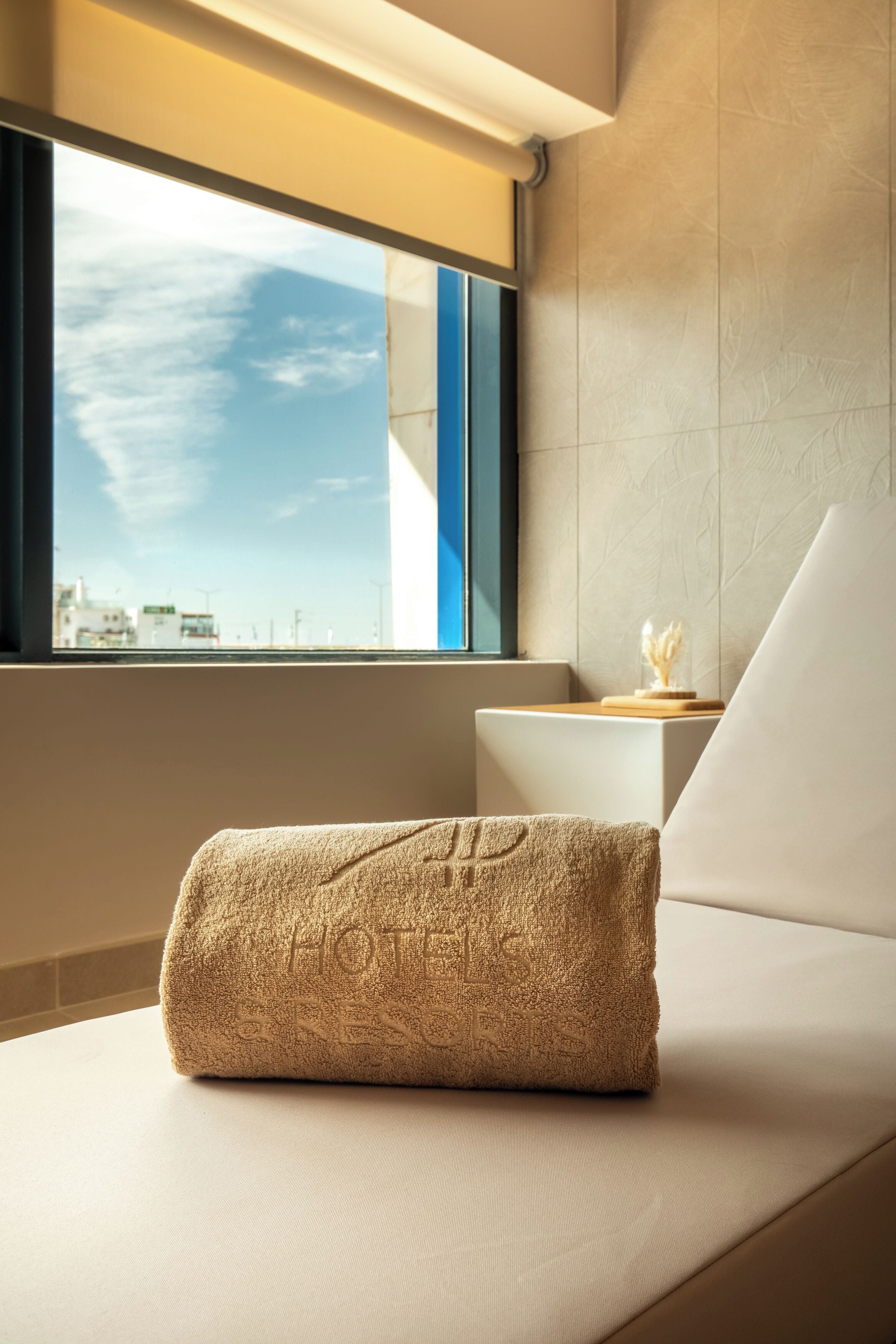 3 treatment rooms, massages