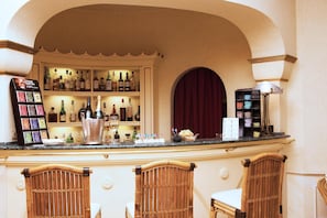 Bar (in der Unterkunft)
