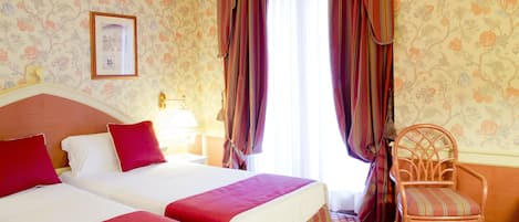 Habitación superior con 2 camas individuales | Ropa de cama de alta calidad y minibar