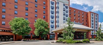 Holiday Inn & Suites Windsor Ambassador Bridge by IHG