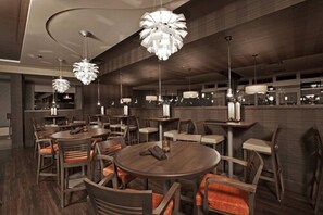 Breakfast, lunch and dinner served - Holiday Inn & Suites Windsor Ambassador Bridge by IHG (Windsor)