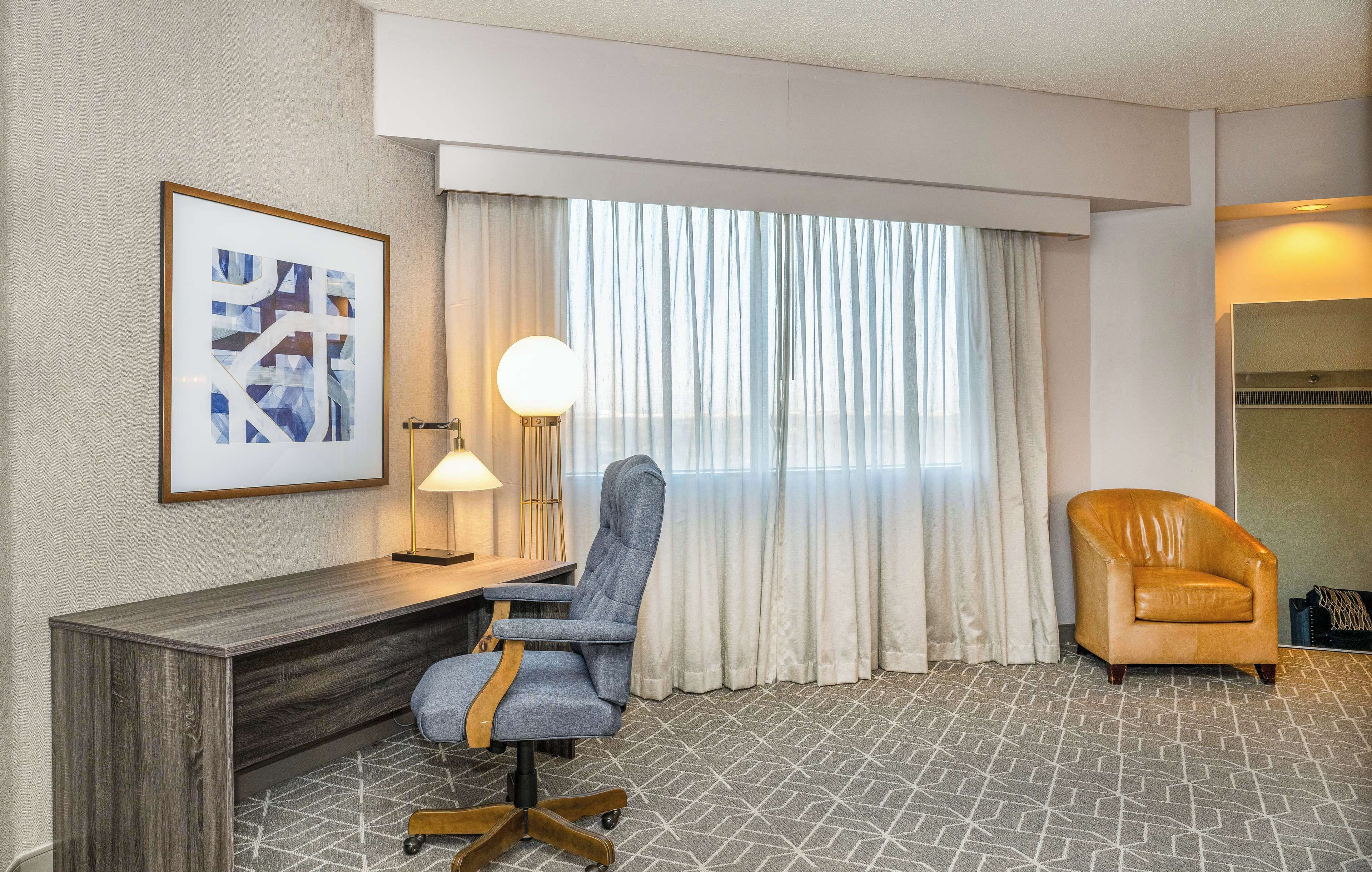 suite, 1 king bed, ocean view (governor suite) | 1 bedroom, premium bedding, pillow-top beds, in-room safe