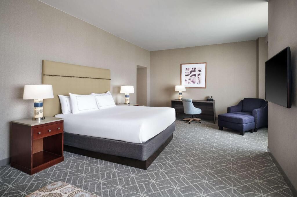 Premium bedding, pillowtop beds, in-room safe, desk