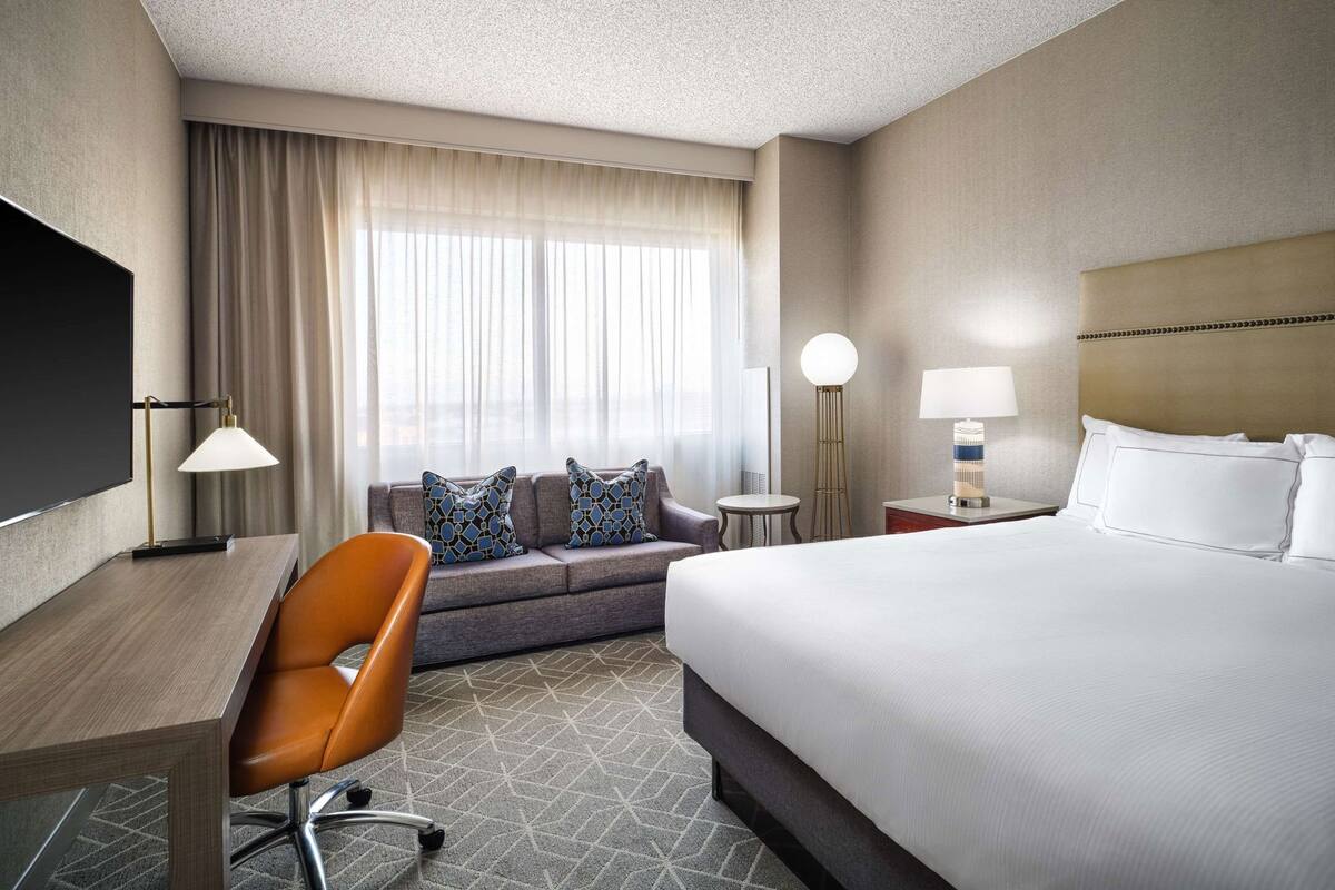 Premium bedding, pillowtop beds, in-room safe, desk