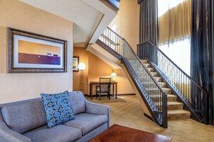 Presidential Suite, 1 King Bed | Living area | LED TV, pay movies