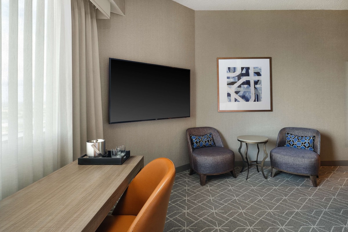 1 bedroom, premium bedding, pillowtop beds, in-room safe