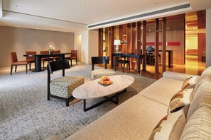 Premium bedding, minibar, in-room safe, desk - Hotel Royal - Nikko Taipei (Taipei)