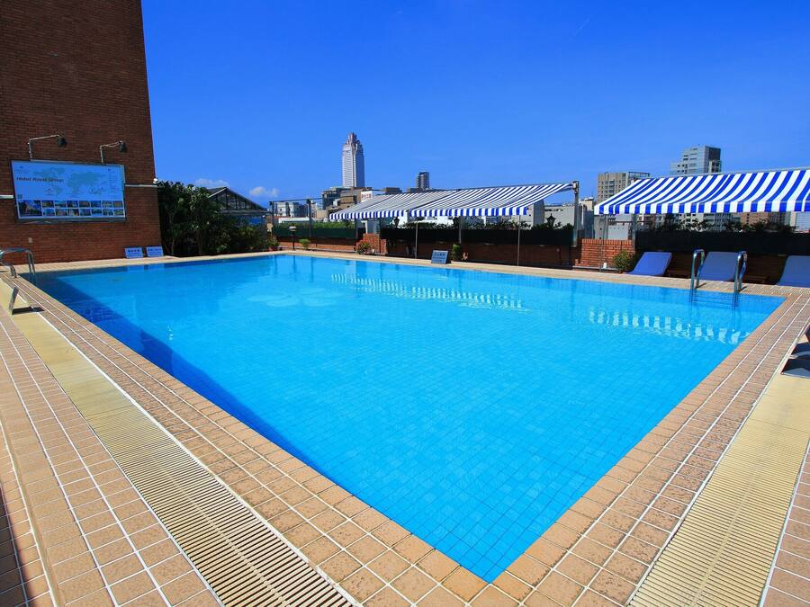 Seasonal outdoor pool