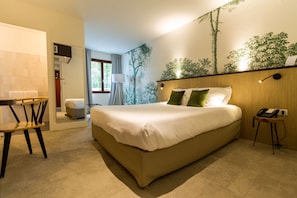 Standard Room, Multiple Beds, Non Smoking (2 adults + 1 child) | Premium bedding, in-room safe, desk, iron/ironing board