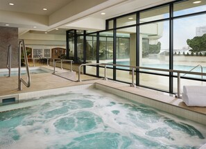 Indoor spa tub