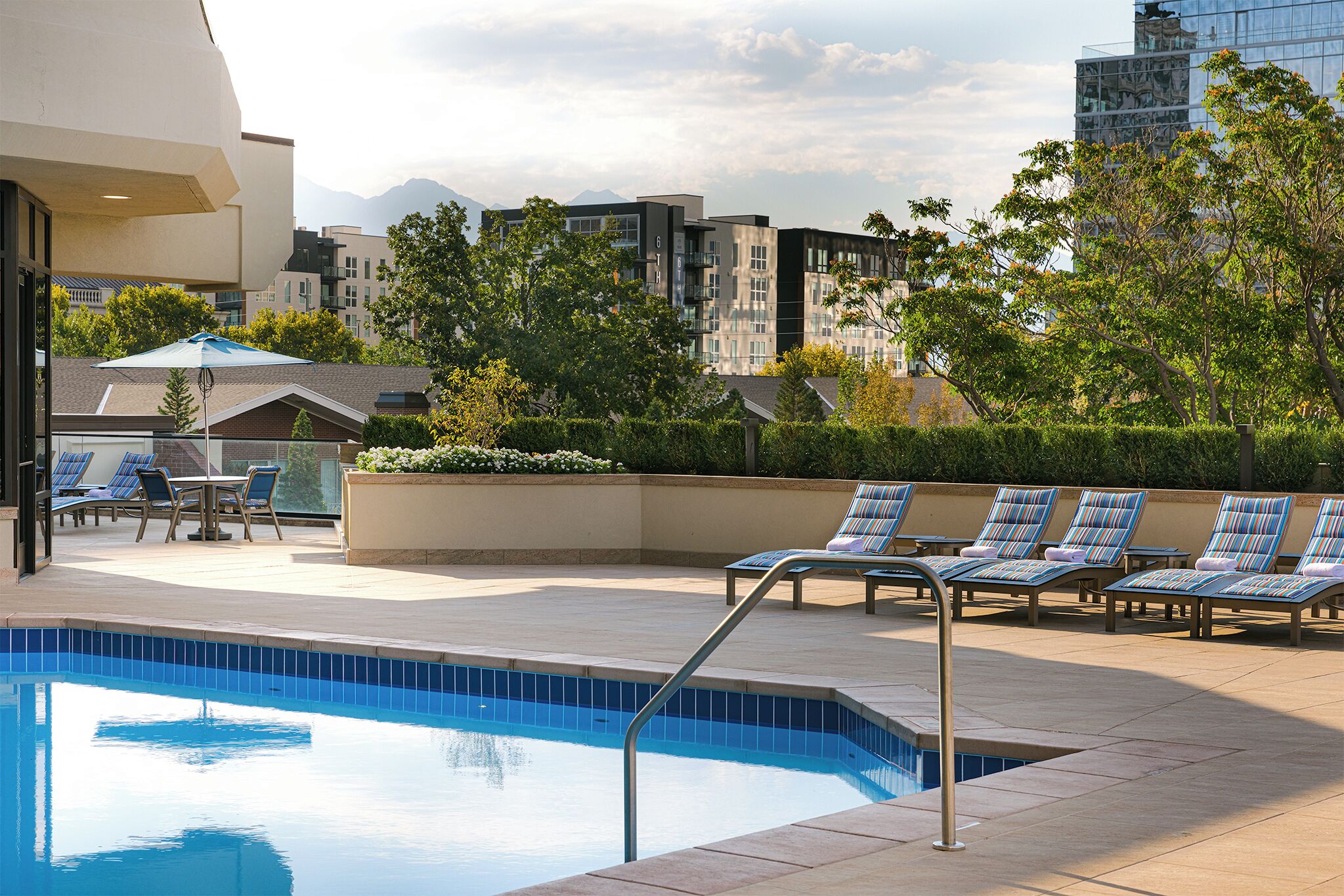 Indoor pool, seasonal outdoor pool, sun loungers