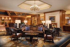 Lobby - Little America Hotel (Salt Lake City)