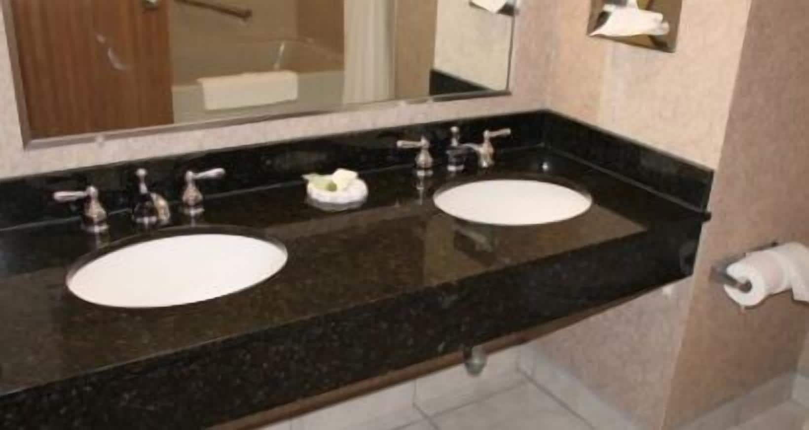 basic room, non smoking | bathroom sink