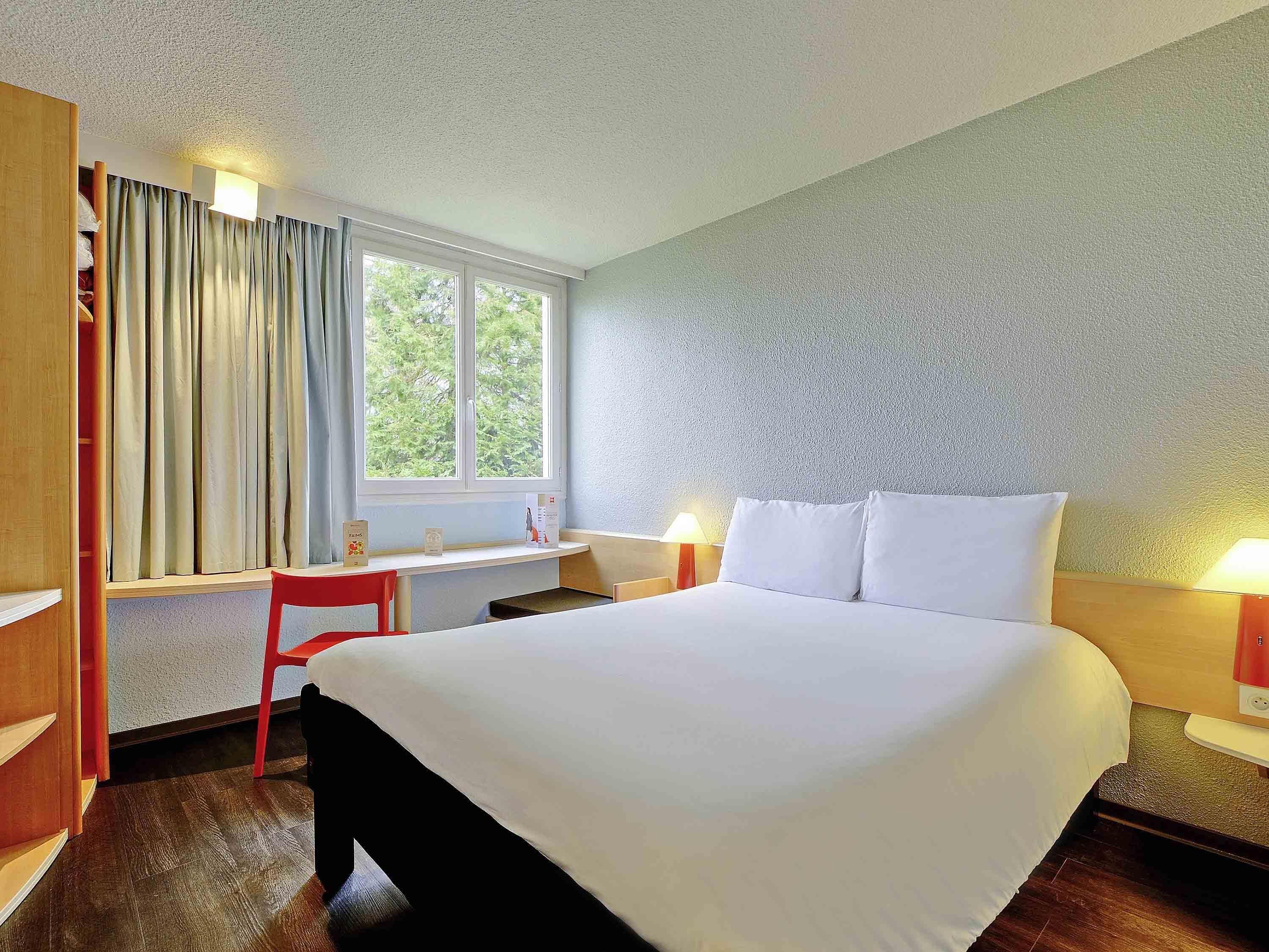 1 bedroom, premium bedding, individually decorated