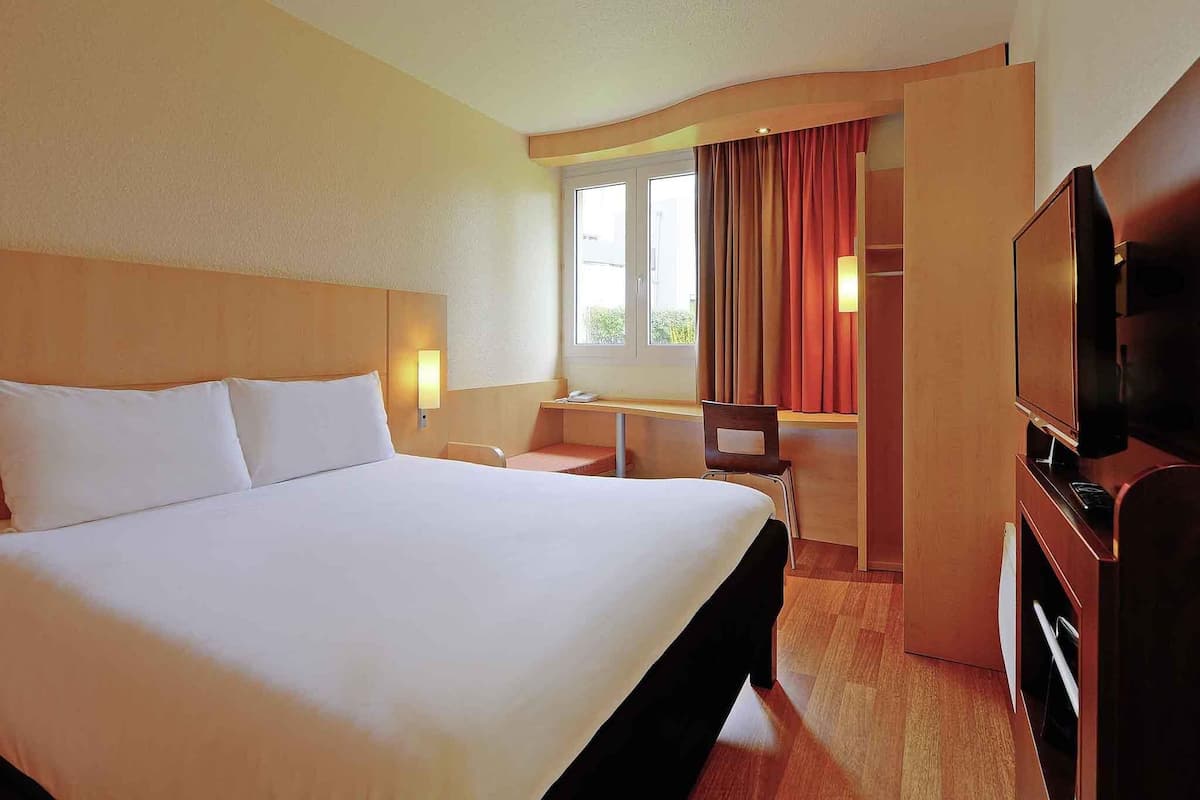 Chambre Double Standard, 1 lit double | 1 chambre, literie de qualité supérieure, décoration personnalisée