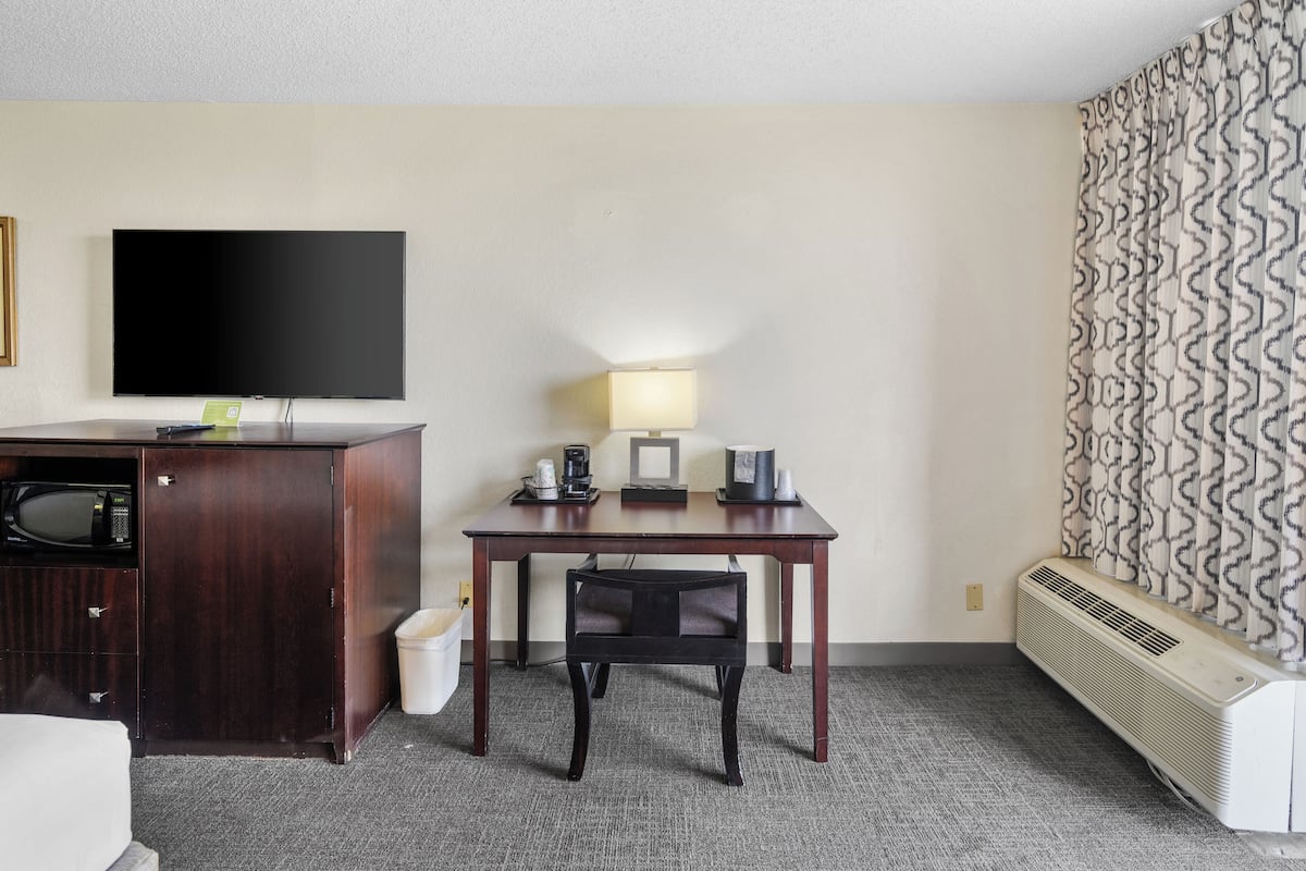 in-room safe, soundproofing, iron/ironing board, free wifi