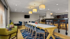 Restaurant - Hampton Inn Bloomington (Bloomington)