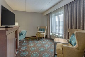 Suite, 1 King Bed, Non Smoking | Living area