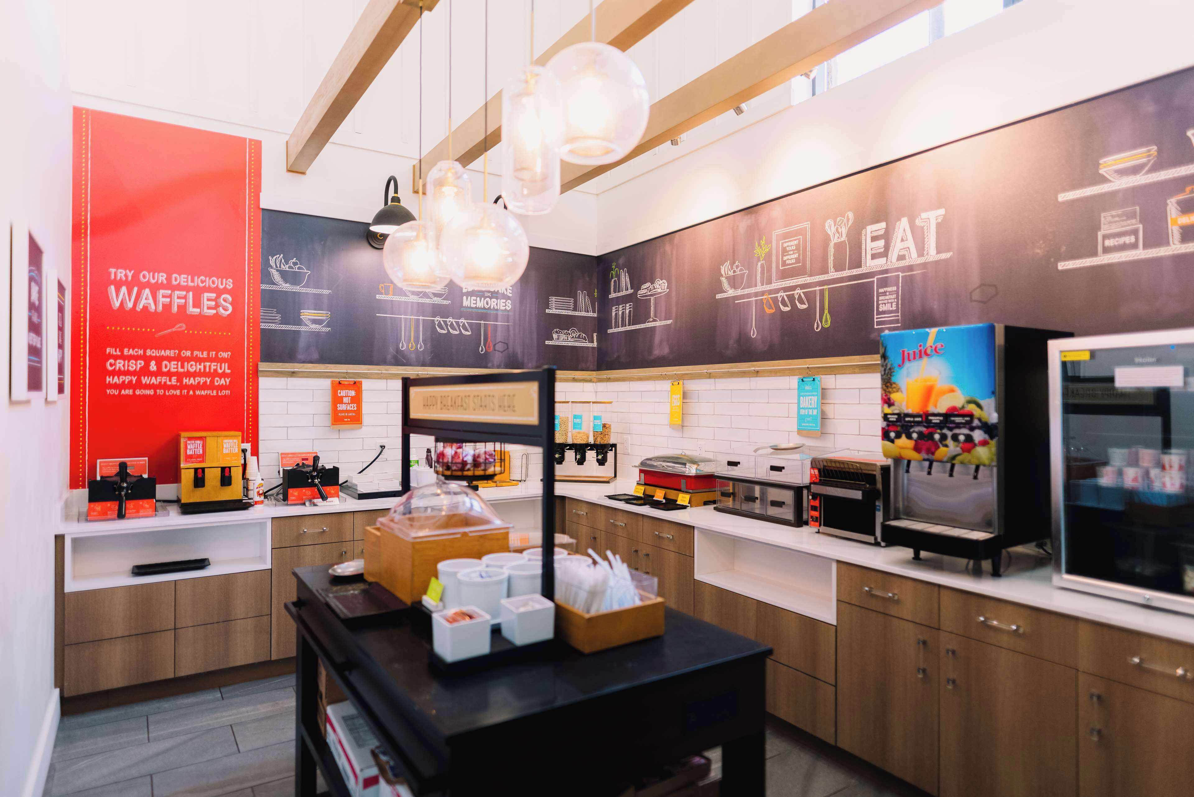 free daily breakfast