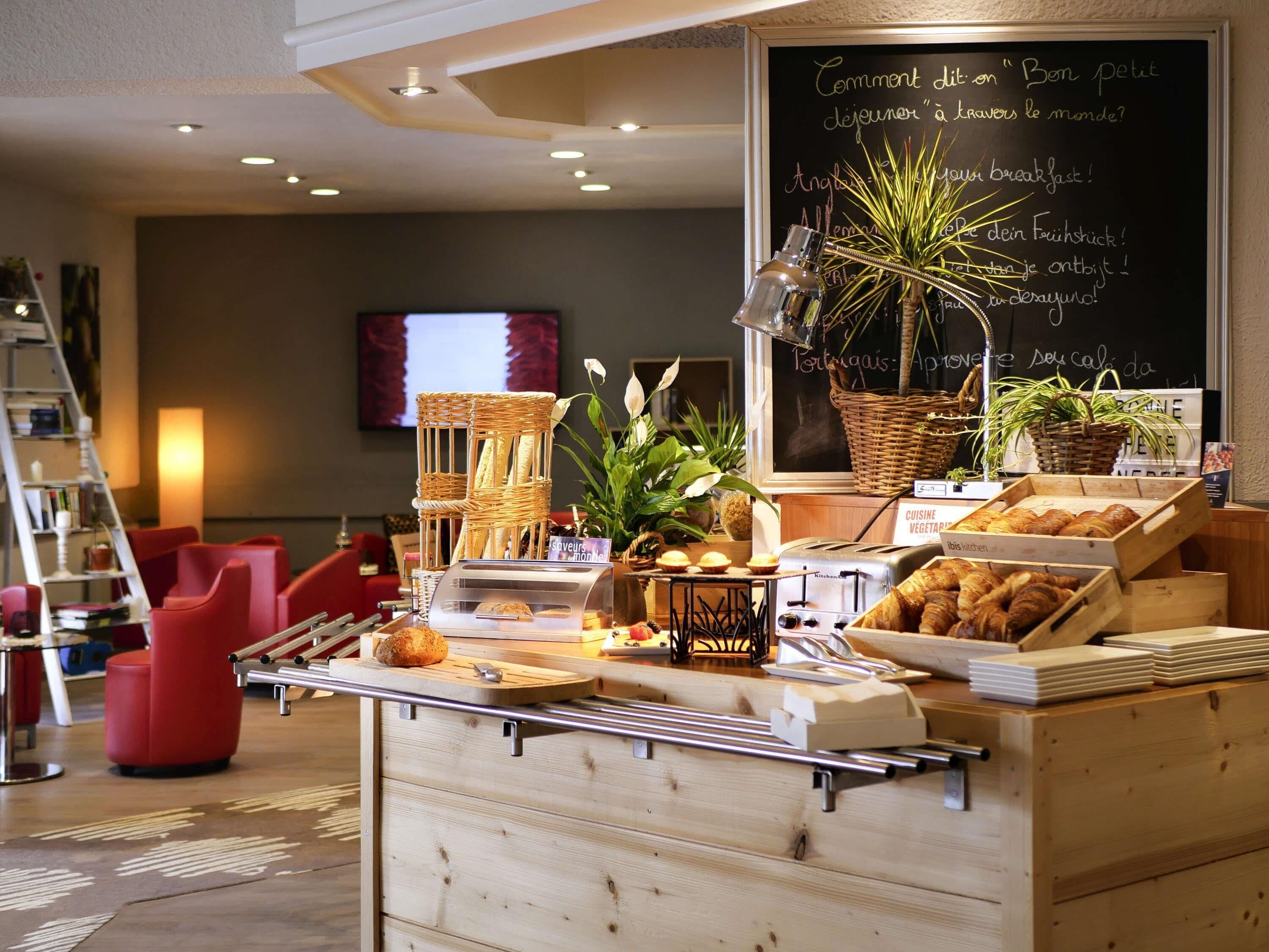 Päivittäinen buffetaamiainen (13.90 EUR per henkilö)