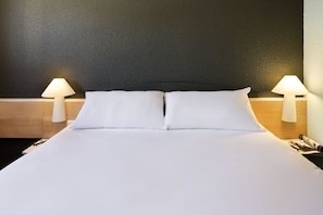 1 bedroom, in-room safe, individually furnished, desk
