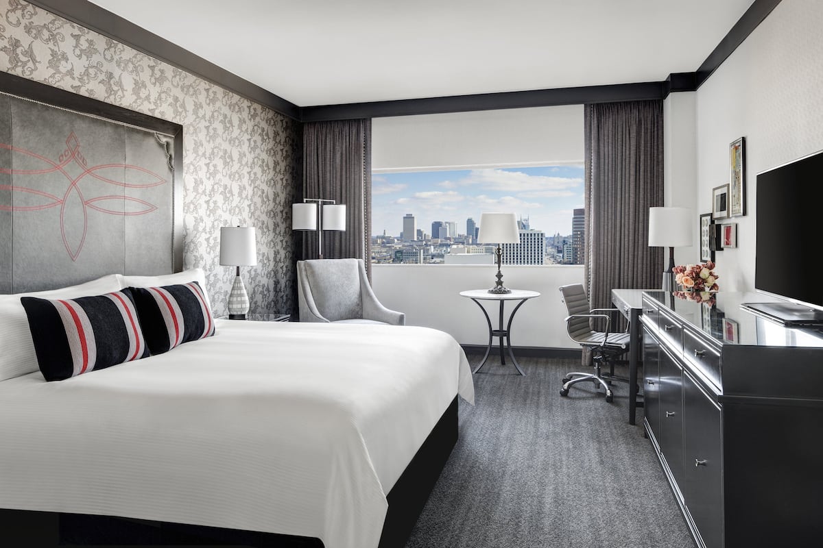 1 bedroom, premium bedding, down comforters, pillowtop beds