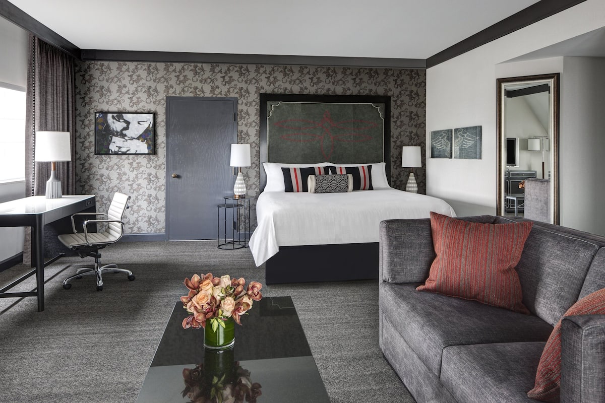 1 bedroom, premium bedding, down comforters, pillowtop beds