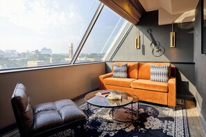 Creator Suite | 1 makuuhuone, ylelliset vuodevaatteet, untuvapeitot