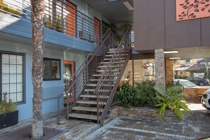 Front of property - The Vine Inn Davis (Davis)