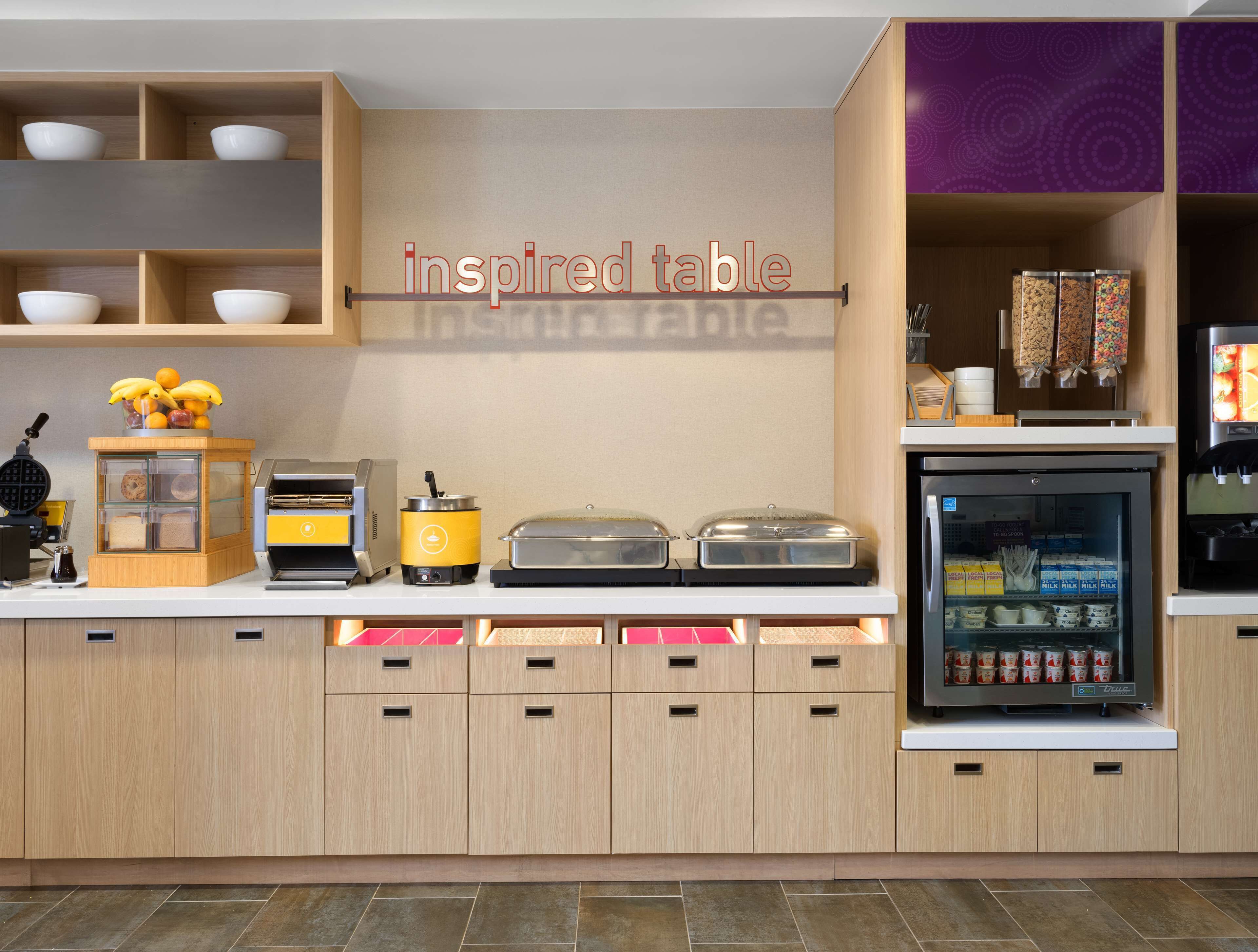 free daily full breakfast