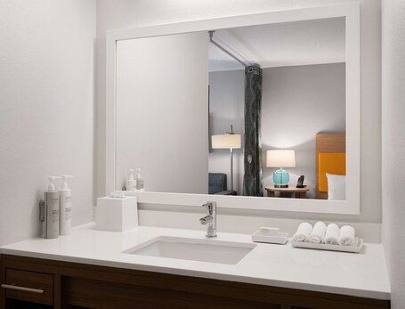 Home2 Suites by Hilton Indianapolis Keystone Crossing - Image 8