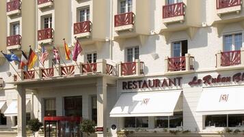 Lunch, dinner served; French cuisine, beach views
