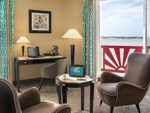 Junior Suite, 1 King Bed