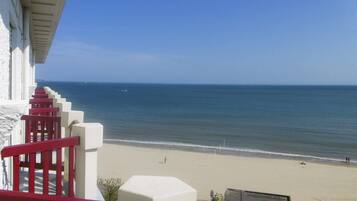 Hochwertige Bettwaren, Zimmersafe, Schreibtisch, schallisolierte Zimmer